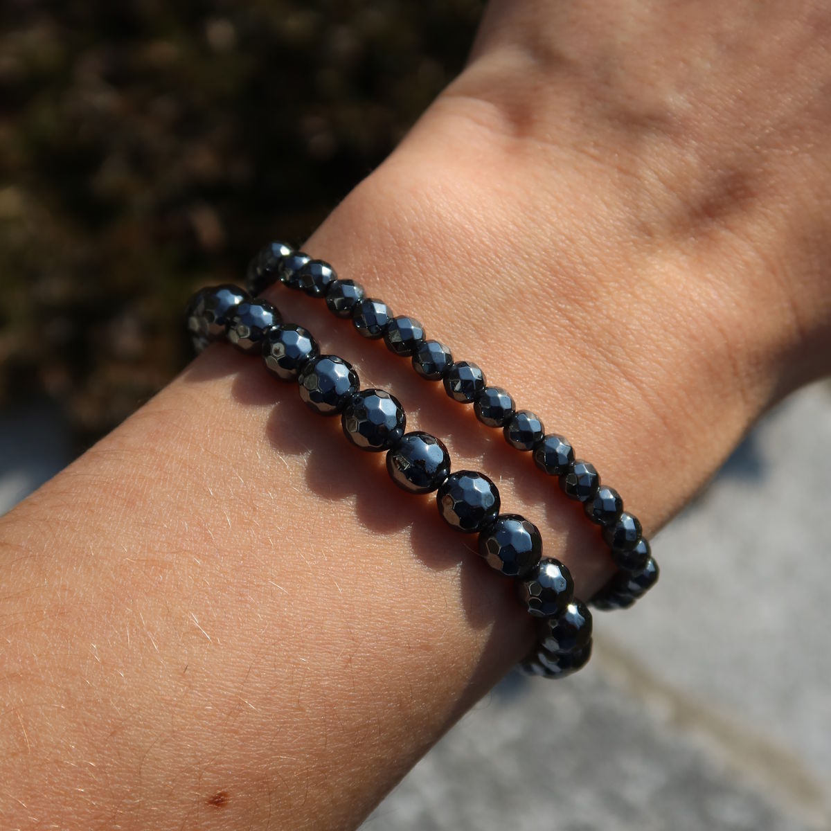 Hematite Faceted Gemstone Bracelet - 1 Piece - in Variants 4-6 or 8mm