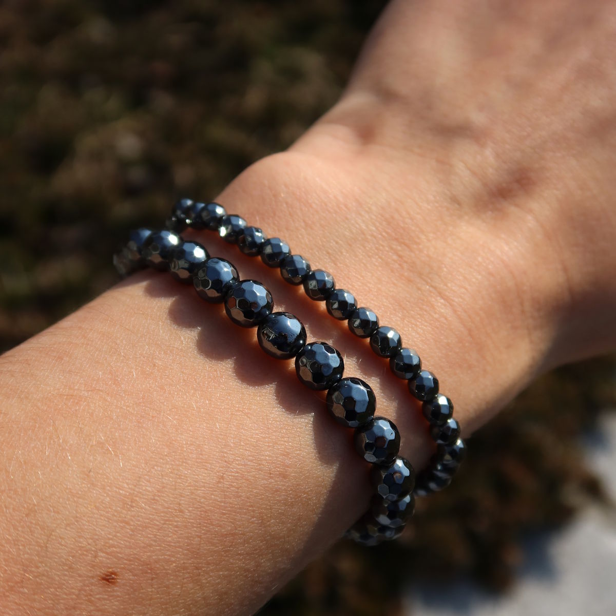 Hematite Faceted Gemstone Bracelet - 1 Piece - in Variants 4-6 or 8mm