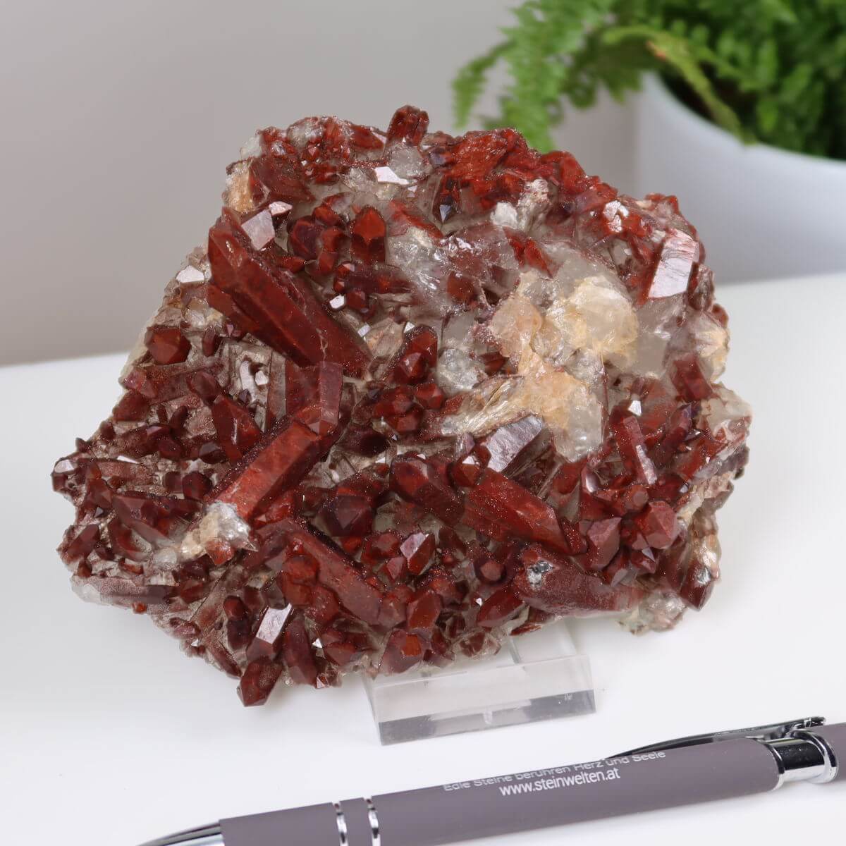 Seltene Hämatit Quarz Bergkristall aus Marokko, 13x12x4cm, exklusiv online kaufen bei Steinwelten, Graz und Wiener Neustadt.