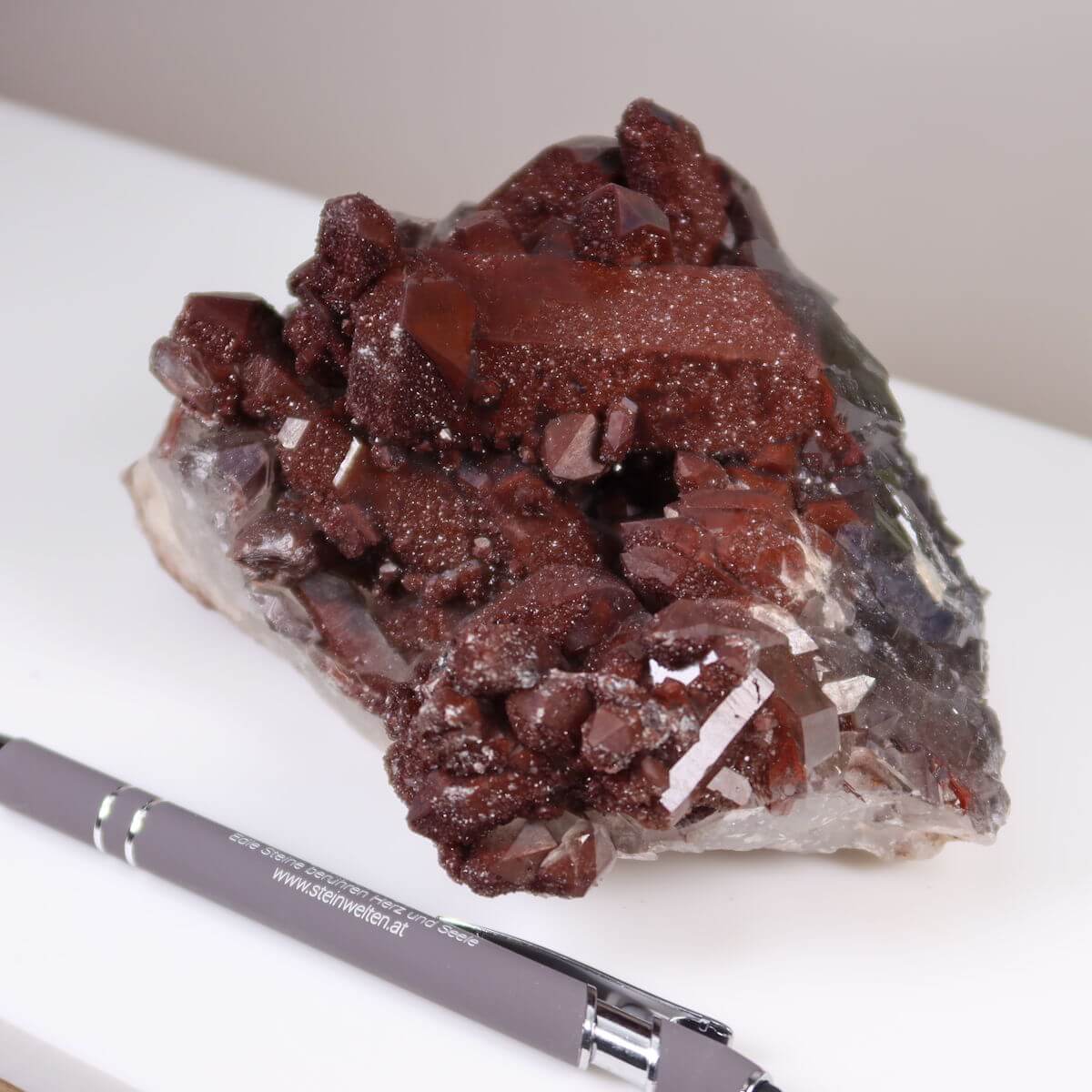 Hämatit Quarz Bergkristall Stufe aus Marokko, 15x11x9cm, Eisenquarz, online kaufen bei Steinwelten, Sammlerstein mit intensivem Rotbraun.