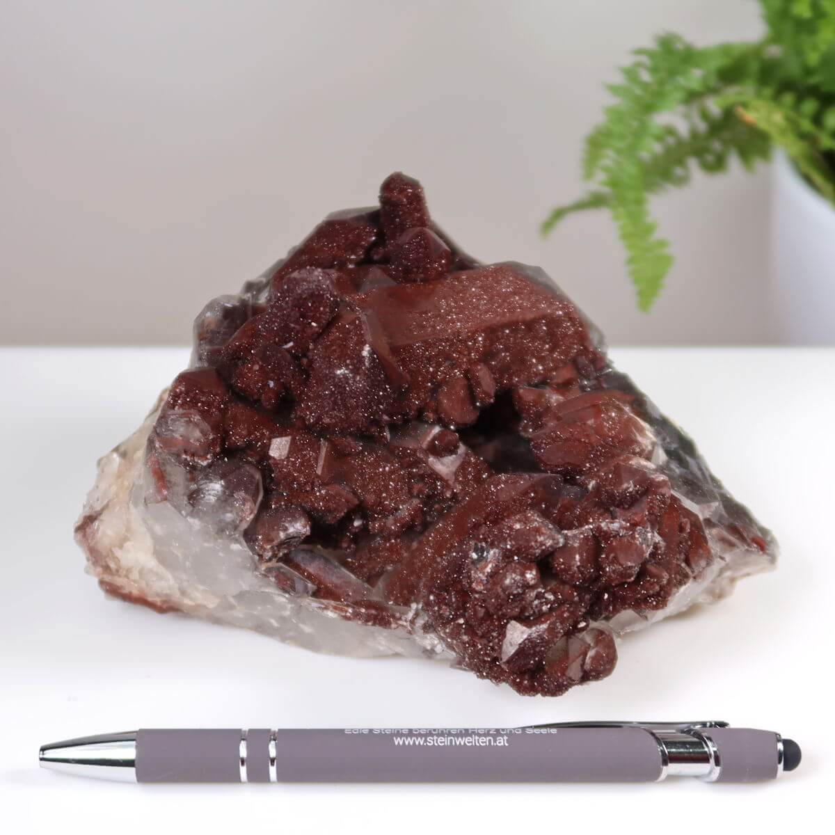 Hämatit Quarz Bergkristall Stufe aus Marokko, 15x11x9cm, Eisenquarz, online kaufen bei Steinwelten, Sammlerstein mit intensivem Rotbraun.