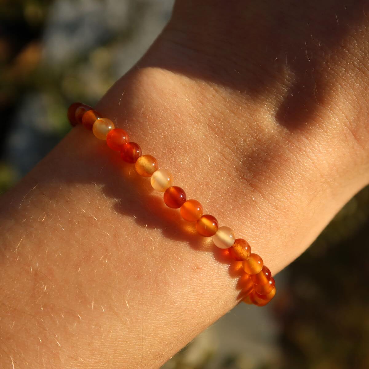 Karneol Edelstein Armband für schmale Handgelenke, 4mm, online kaufen bei Steinwelten Graz und Wiener Neustadt.