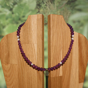 Amethyst Kette mit weißem Labradorit und Blume des Lebens, 41cm, Symbol für Spiritualität und Weiblichkeit