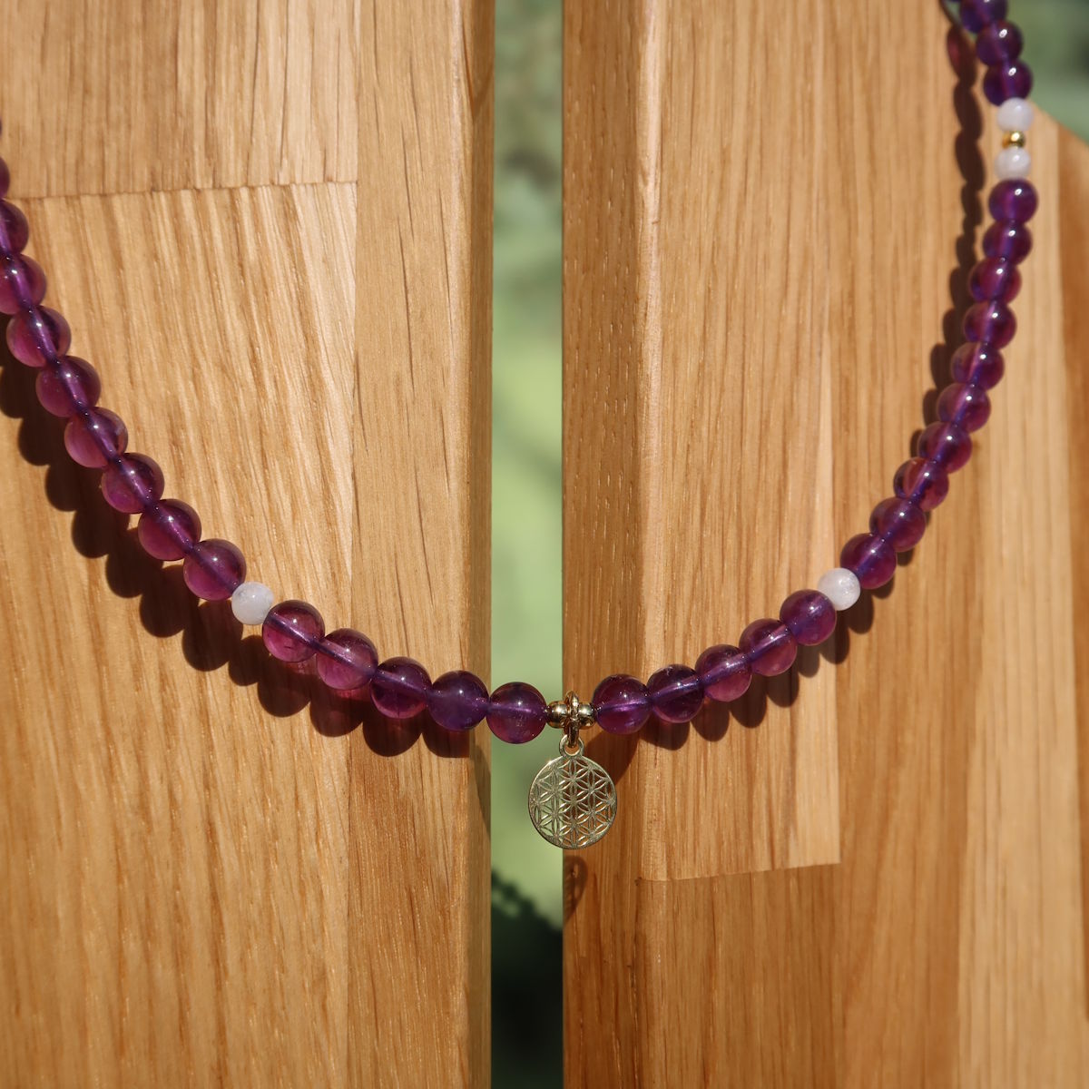 Amethyst Kette mit weißem Labradorit und Blume des Lebens, 41cm, Symbol für Spiritualität und Weiblichkeit