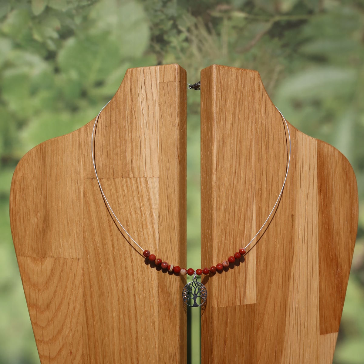 Jaspis rot Edelsteinkette Lebensbaum 40cm - Erdung und Kraft - Nr. 12 auf Holzständer, Baum des Lebens Anhänger