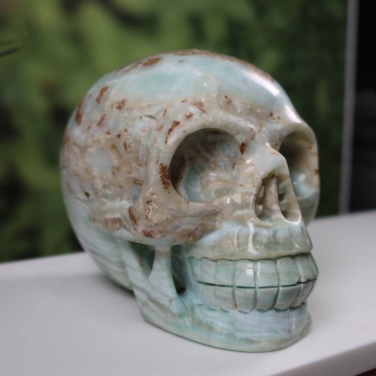 Echter großer Kristall Schädel aus blauem Aragonit-Calcit, handgefertigt, 14x12 cm, Sammlerstück, Mineralien und Edelsteine online kaufen.