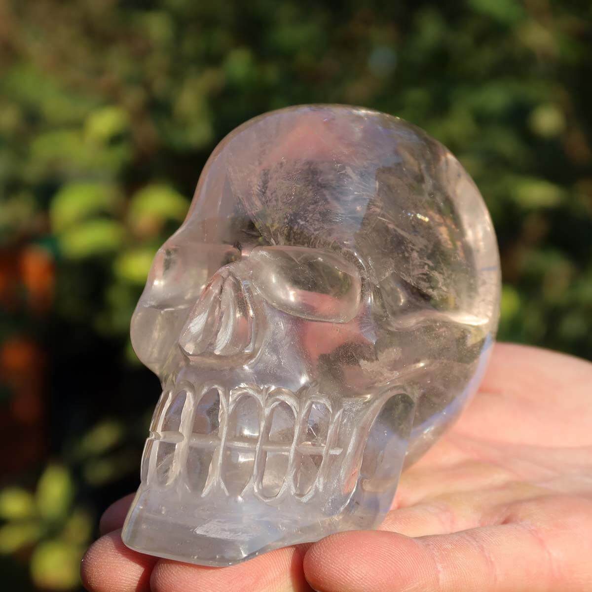 Echter handgefertigter Kristall Schädel aus Bergkristall, einzigartiges Design, von Steinwelten online kaufen, 11x9 cm Größe