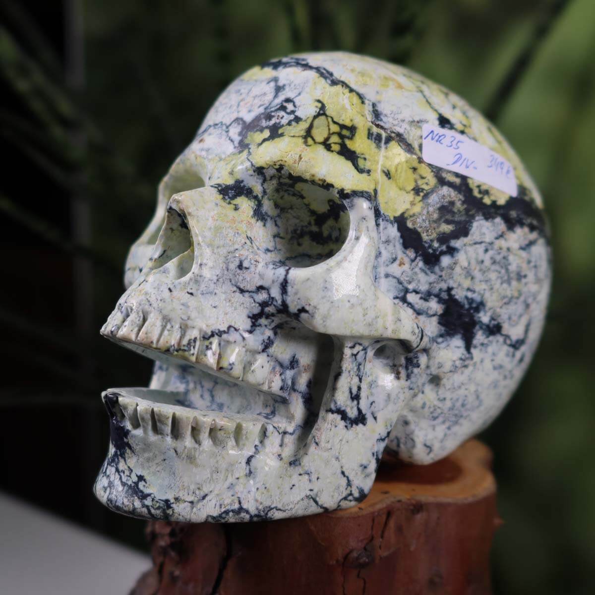 Echter großer Kristall Schädel handgefertigt aus Naturstein mit einzigartigen Mustern, Graz Mineralien und Edelsteine.