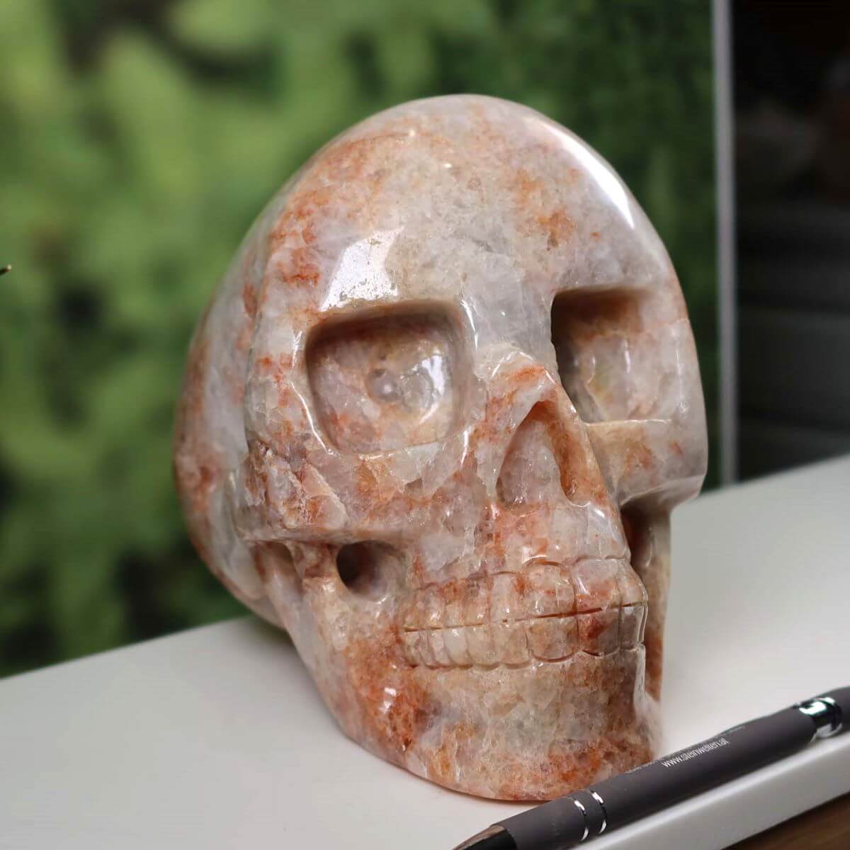 Echter großer XL Kristall-Schädel aus Sonnenstein, handgefertigt, Sammlerstück, außergewöhnliche Form, 19x15 cm, Naturstein