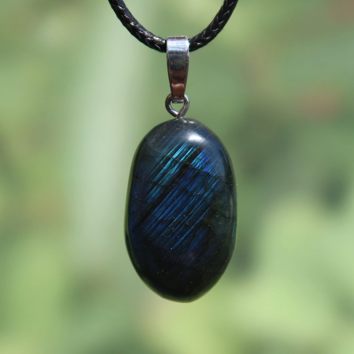 Natürlicher 1A Labradorit Anhänger, poliert mit Silberschlaufe 32mm - für Entspannung und Kreativität - UNIKAT Nr. 14