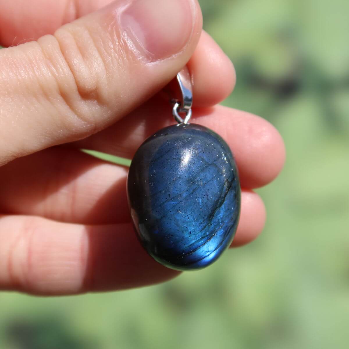 Natürlicher Labradorit Anhänger mit Silberschlaufe 25mm in Blau-Schimmer, einzigartig, online kaufen, Heilstein Schmuck