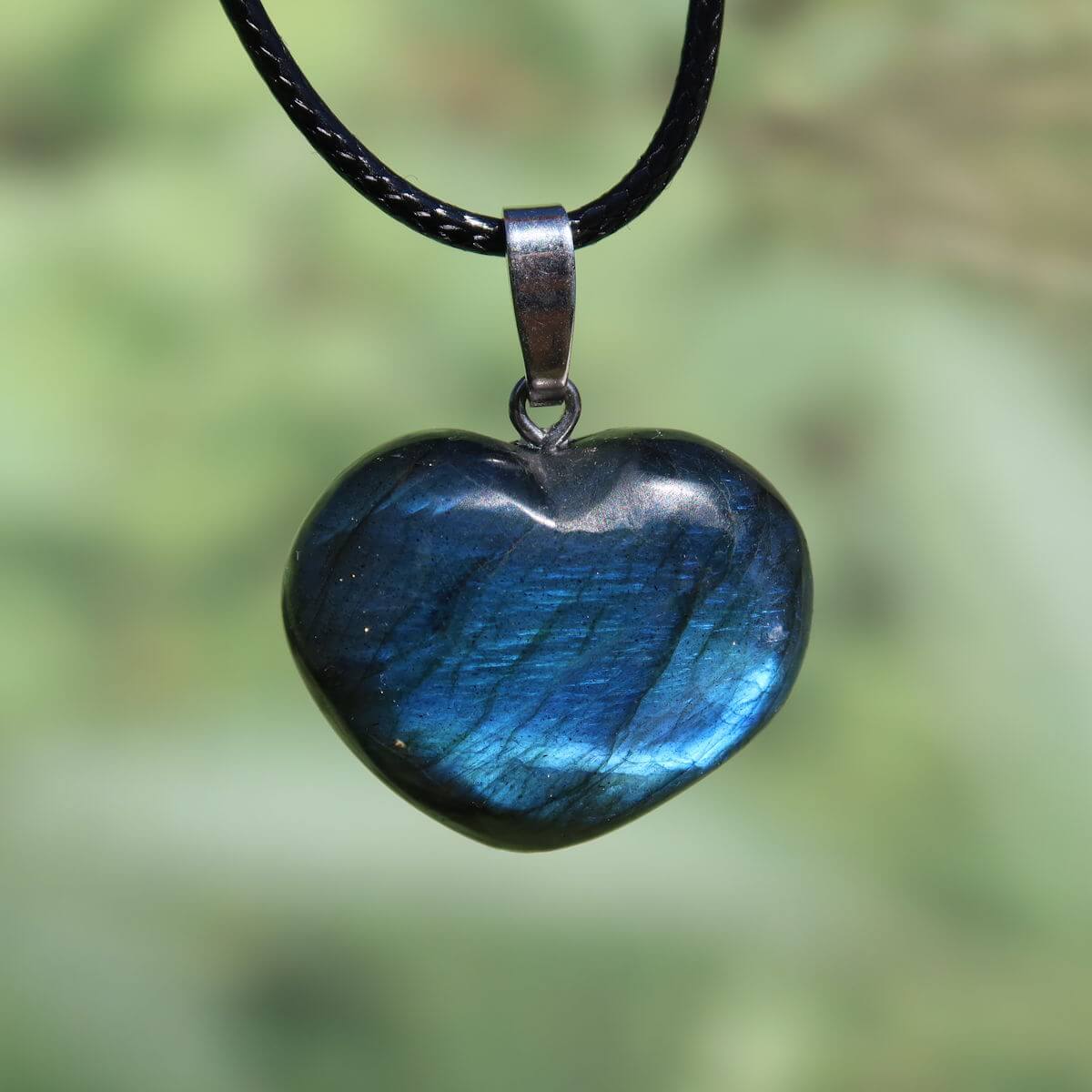 Labradorit Herz Anhänger 24mm in Blau und Grün, einzigartig für Intuition und Spiritualität, UNIKAT Nr. 39 Schmuckstück.