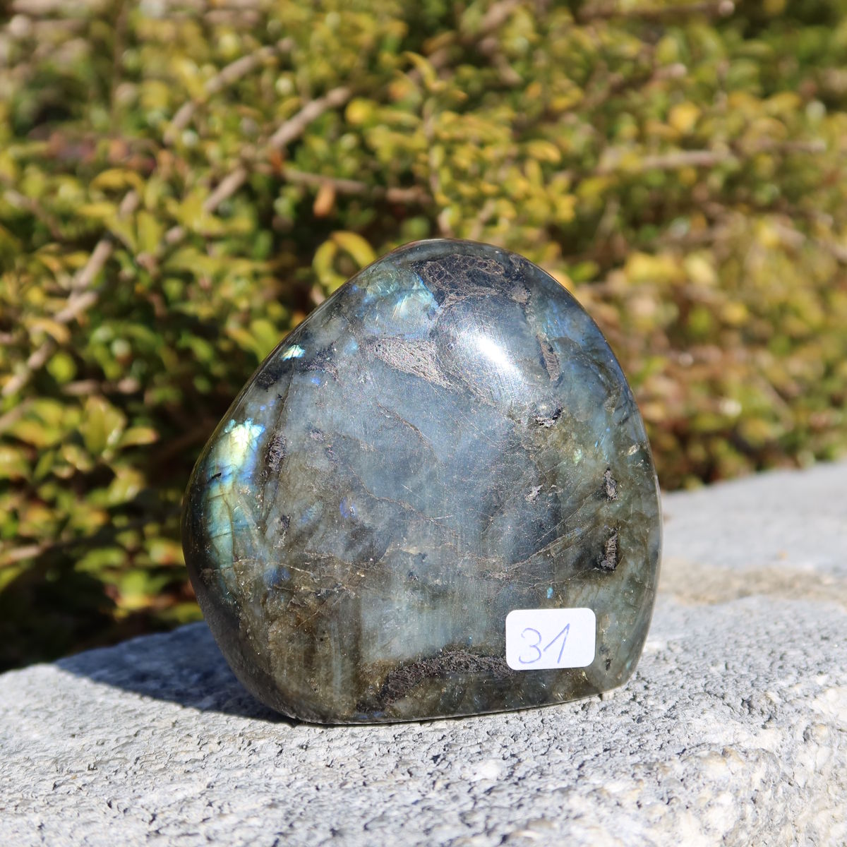 Labradorit Freiform poliert - 7x7cm - Intuition und Kreativität Nr.31, Naturkunstwerk mit Labradoreszenz, Steinwelten Kollektion