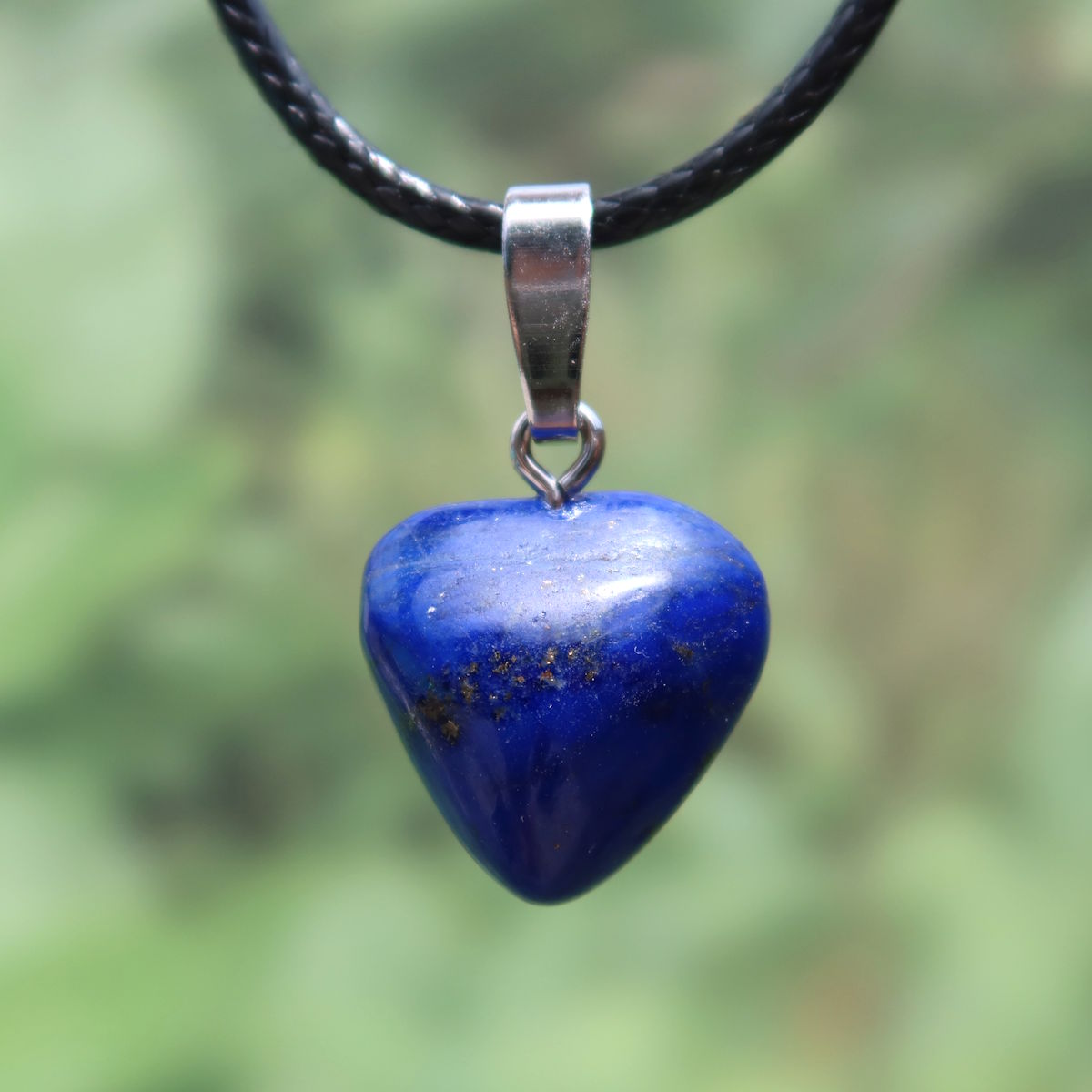 Natürlicher Lapislazuli Anhänger mit silberner Öse, 17mm, 1A Qualität, einzigartiges Unikat Nr. 10, blauer Stein mit goldenen Sprenkeln.