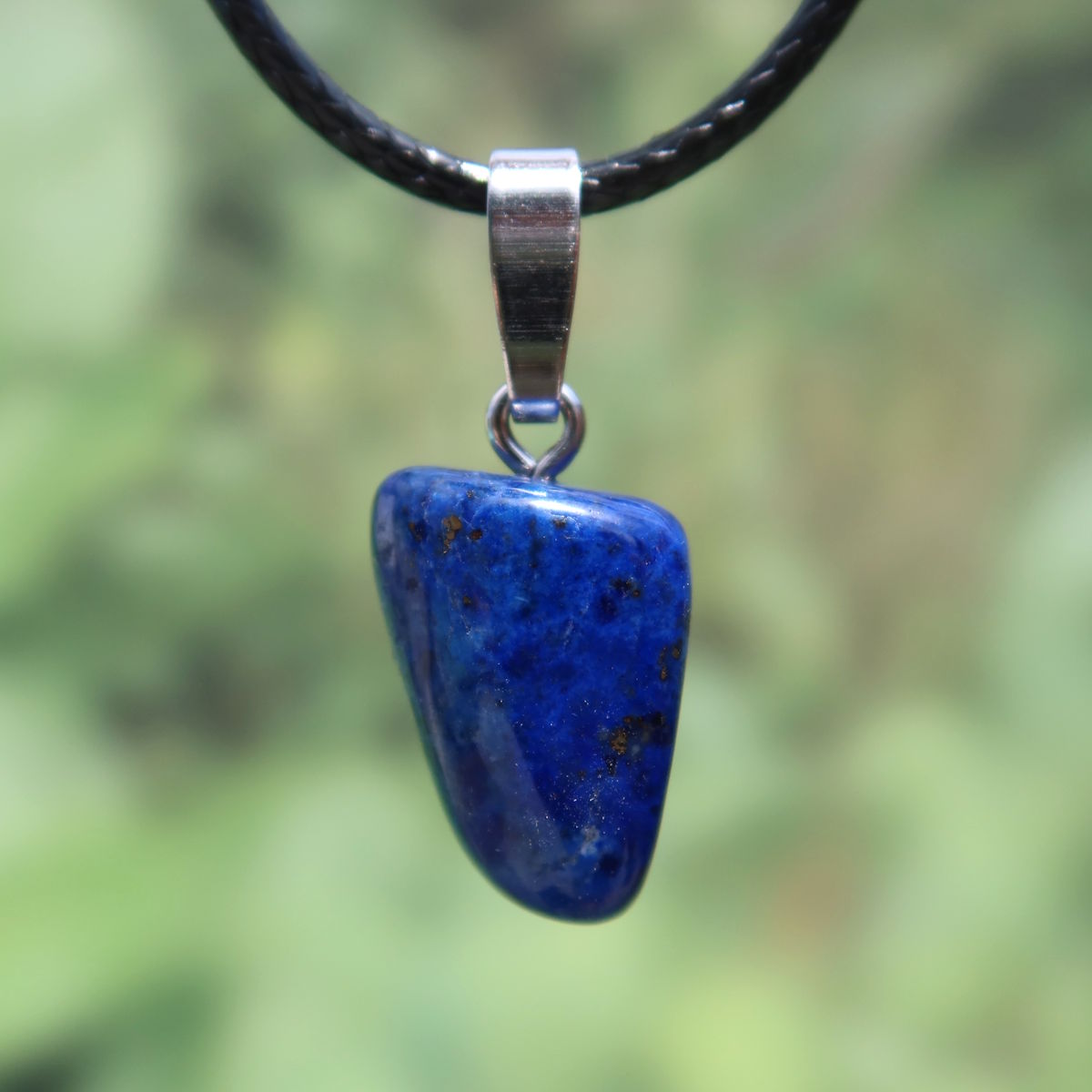 Natürlicher Lapislazuli Anhänger mit goldenen Sprenkeln und Silberöse, 1A Qualität, 20mm Unikat, strahlend blau Schmuckstück.
