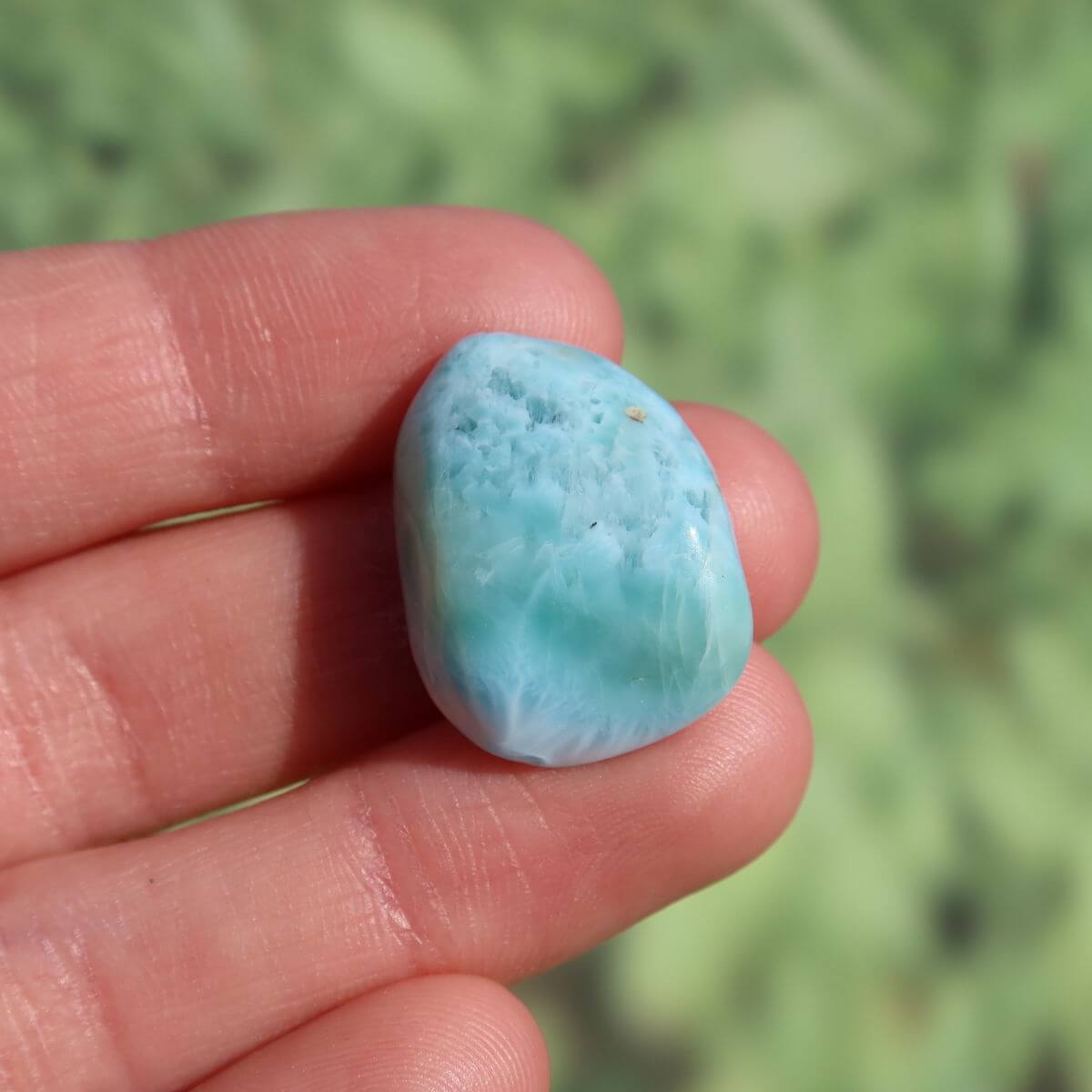 Echter Larimar Handschmeichler, 20mm, Naturstein aus der Dominikanischen Republik, Hand gehalten, Unikat Nr. 19