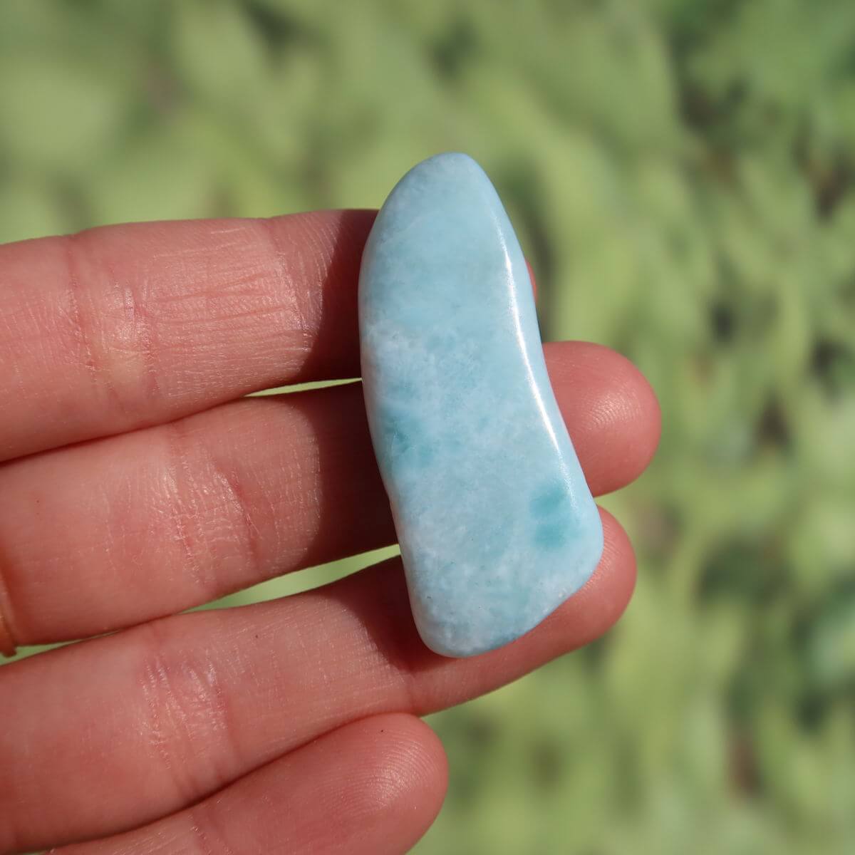 Echter Larimar Handschmeichler 40mm, einzigartiger Edelstein zur erweiterten Wahrnehmung und Schutz.