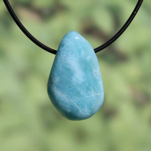 Echter Larimar Anhänger gebohrt 35mm, einzigartiger blauer Edelstein an schwarzer Kette, Naturstein aus der Dominikanischen Republik.