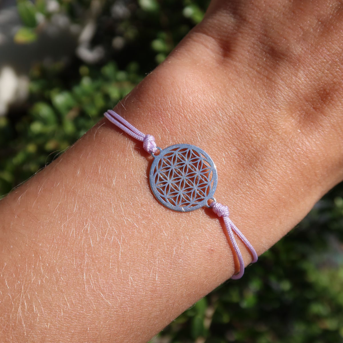 Makramee Armband mit Blume des Lebens - Handgemacht und Größenverstellbar - Nr. 1