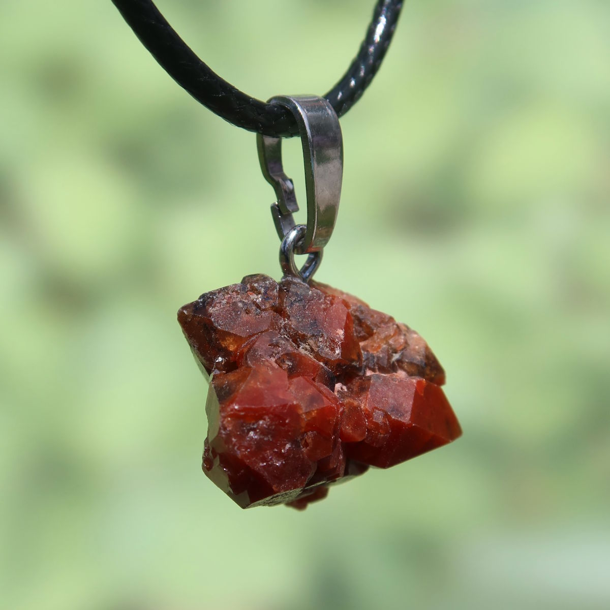 Natürlicher Mondolith Anhänger mit Silberöse, 25mm, fördert Vitalität und Achtsamkeit, einzigartiges Unikat Nummer 7.