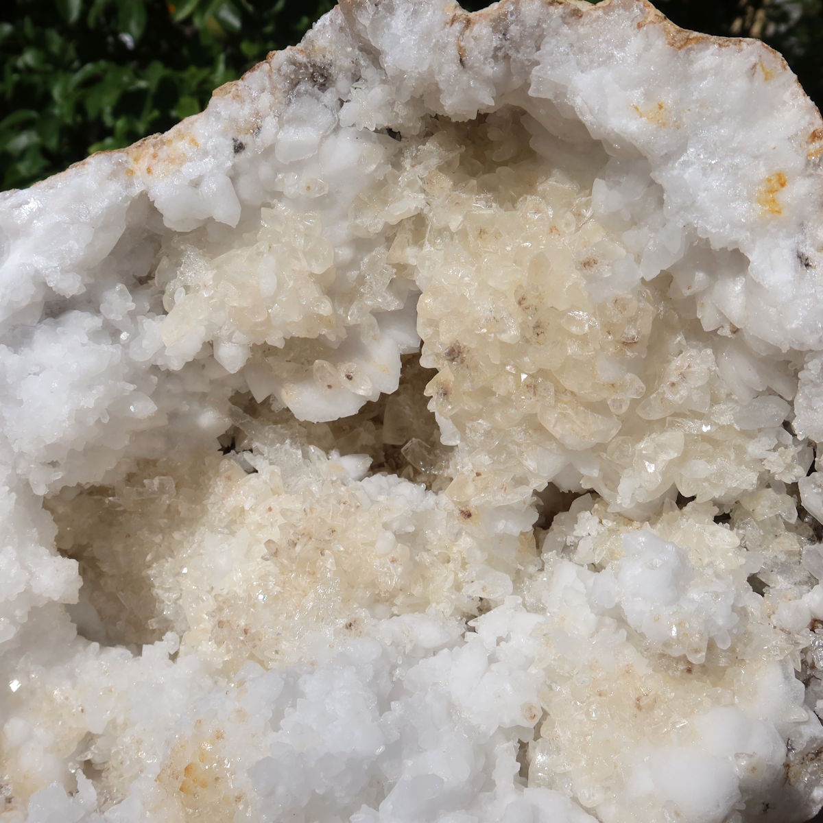 Quarz Geode geöffnet -XXL– Glücksgeode – Stabilität und Klarheit – 30x25x20cm - Unikat Nr. 17, natürliche Marokkanische Quarz Kristalle