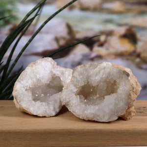 Quarz Geode geöffnet – Glücksgeode – Stabilität und Klarheit – 13x8x10 cm- Unikat Nr. 18, natürliche Quarz Kristalle aus Marokko