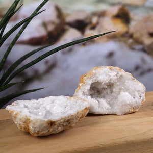 Quarz Geode geöffnet – Glücksgeode – Stabilität und Klarheit – 11x10x7cm - Unikat Nr. 20