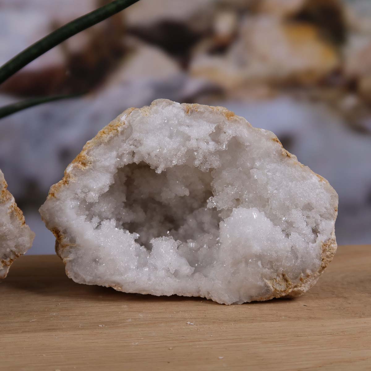 Quarz Geode geöffnet – Glücksgeode – Stabilität und Klarheit – 11x10x7cm - Unikat Nr. 20, natürliche Marokko Quarz Kristalle