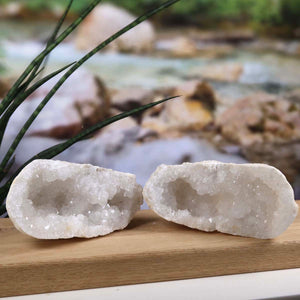 Quarz Geode geöffnet – Glücksgeode – Stabilität und Klarheit – 14x11x6 cm- Unikat Nr. 22, natürliche Quarz Kristalle aus Marokko