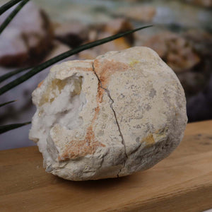 Quarz Geode geöffnet – Glücksgeode – Stabilität und Klarheit – 13x12x9cm - Unikat Nr. 26, natürliche Dekoration aus Marokko.