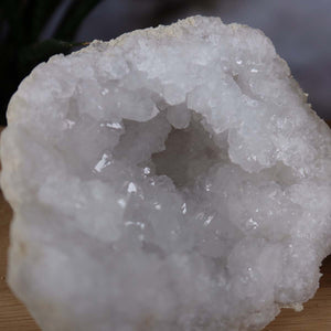 Quarz Geode geöffnet – Glücksgeode – Stabilität und Klarheit – 15x11x10cm - Unikat Nr. 28 aus Marokko, voller Quarz Kristalle