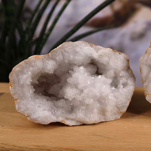 Quarz Geode geöffnet – Glücksgeode – Stabilität und Klarheit – 14x10x5 - Unikat Nr. 30, Marokko natürliche Kristalle