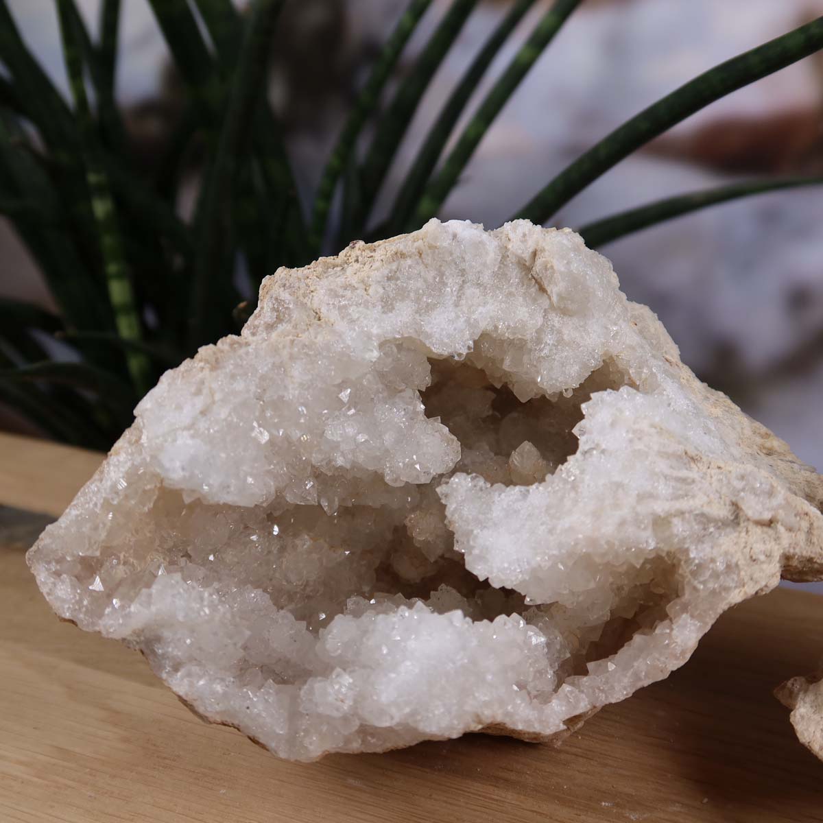 Quarz Geode geöffnet – Glücksgeode – Stabilität und Klarheit – 14x10x8cm - Unikat Nr. 32 mit Quarzkristallen aus Marokko