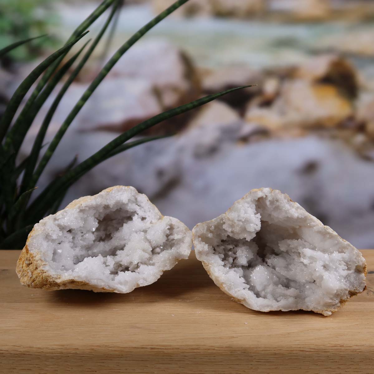 Quarz Geode geöffnet – Glücksgeode – Stabilität und Klarheit – 14x10x6cm - Unikat Nr. 33, natürlicher Marmorset Quarz