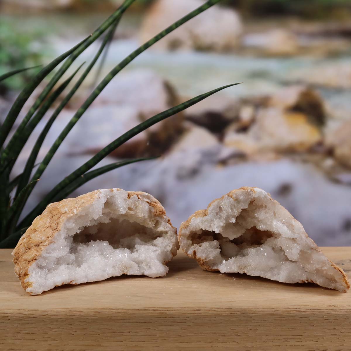 Quarz Geode geöffnet – Glücksgeode – Stabilität und Klarheit – 13x10x6cm - Unikat Nr. 43, marokkanische Quarz Kristalle, Dekoration