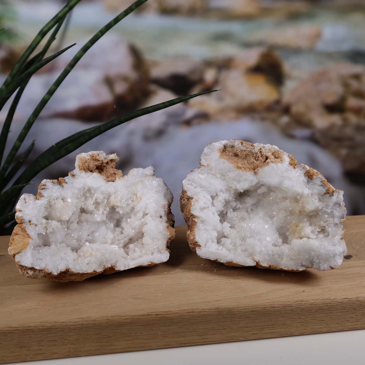 Quarz Geode geöffnet – Glücksgeode – Stabilität und Klarheit – 12x9x8cm - Unikat Nr. 44, Dekoration mit Quarz Kristallen