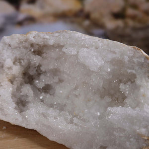 Quarz Geode geöffnet – Glücksgeode – Stabilität und Klarheit – 15x10x8cm - Unikat Nr. 46, Marokkanische Quarzkristalle