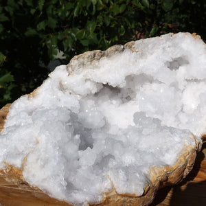 Quarz Geode geöffnet -XXL– Glücksgeode – Stabilität und Klarheit – 35x30x21cm - Unikat Nr. 6 mit Naturkristallen