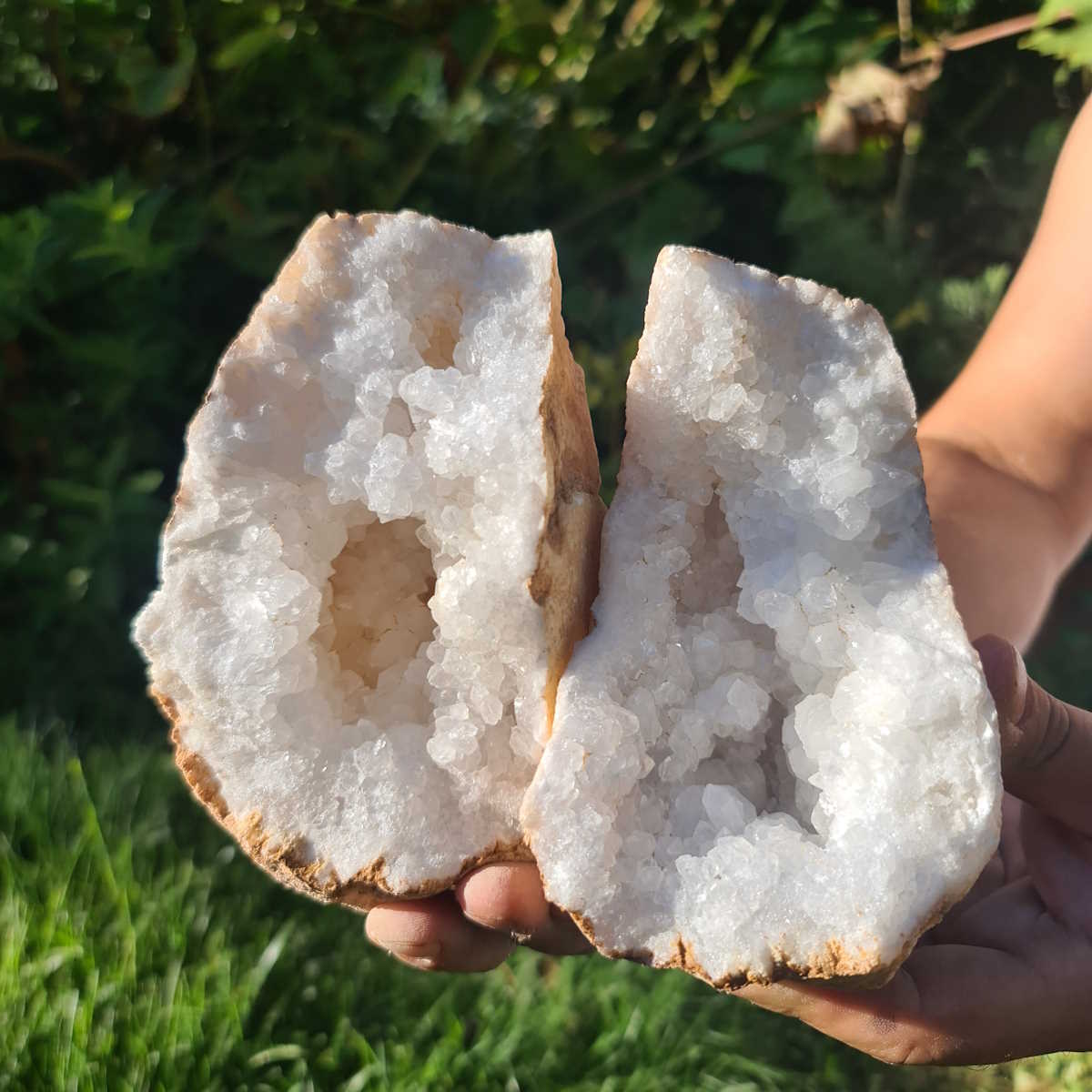 Gebrochene Quarz Geode von Steinwelte 