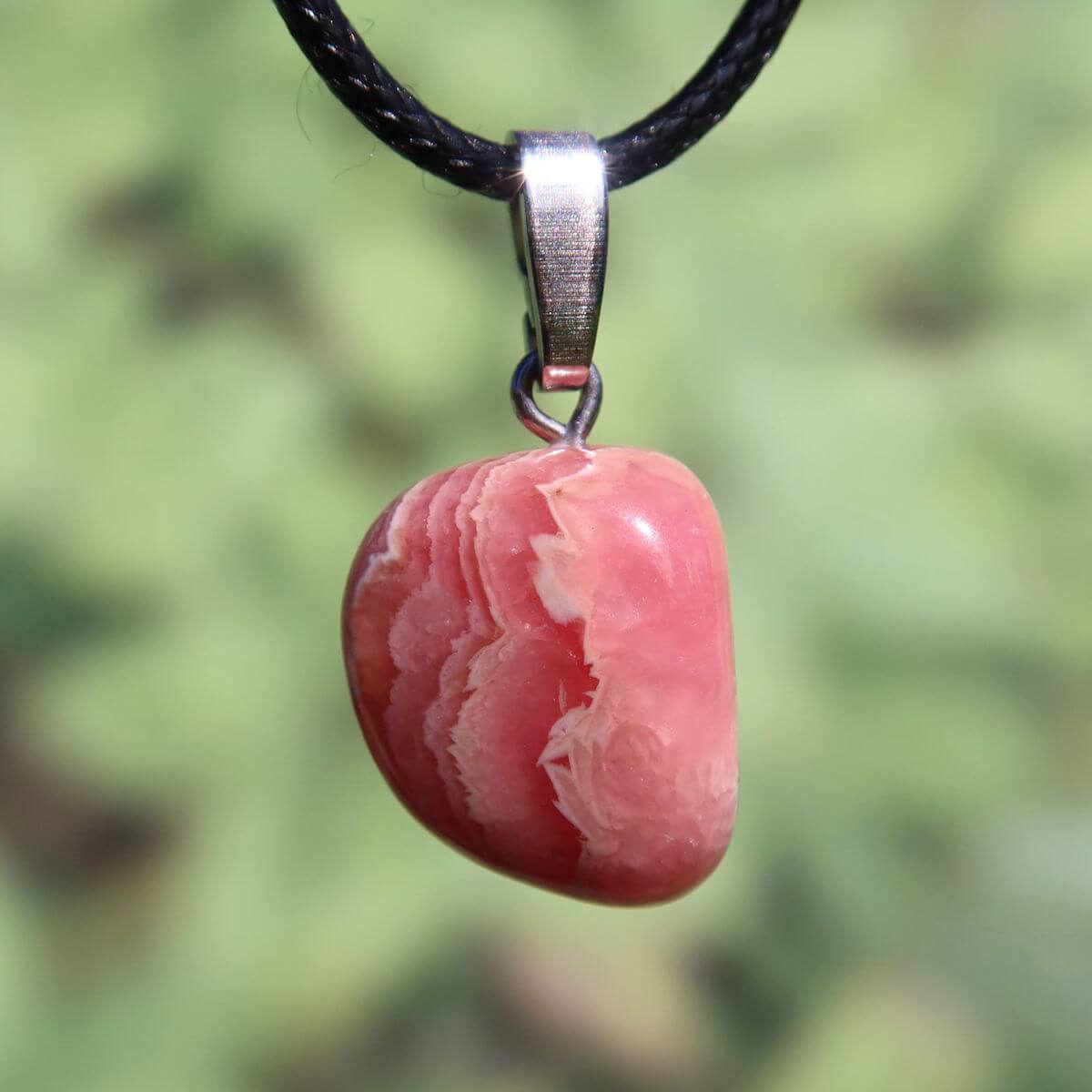 Rhodochrosit Anhänger mit rosa Struktur und Silberöse aus Graz und Wiener Neustadt, online kaufen bei Steinwelten