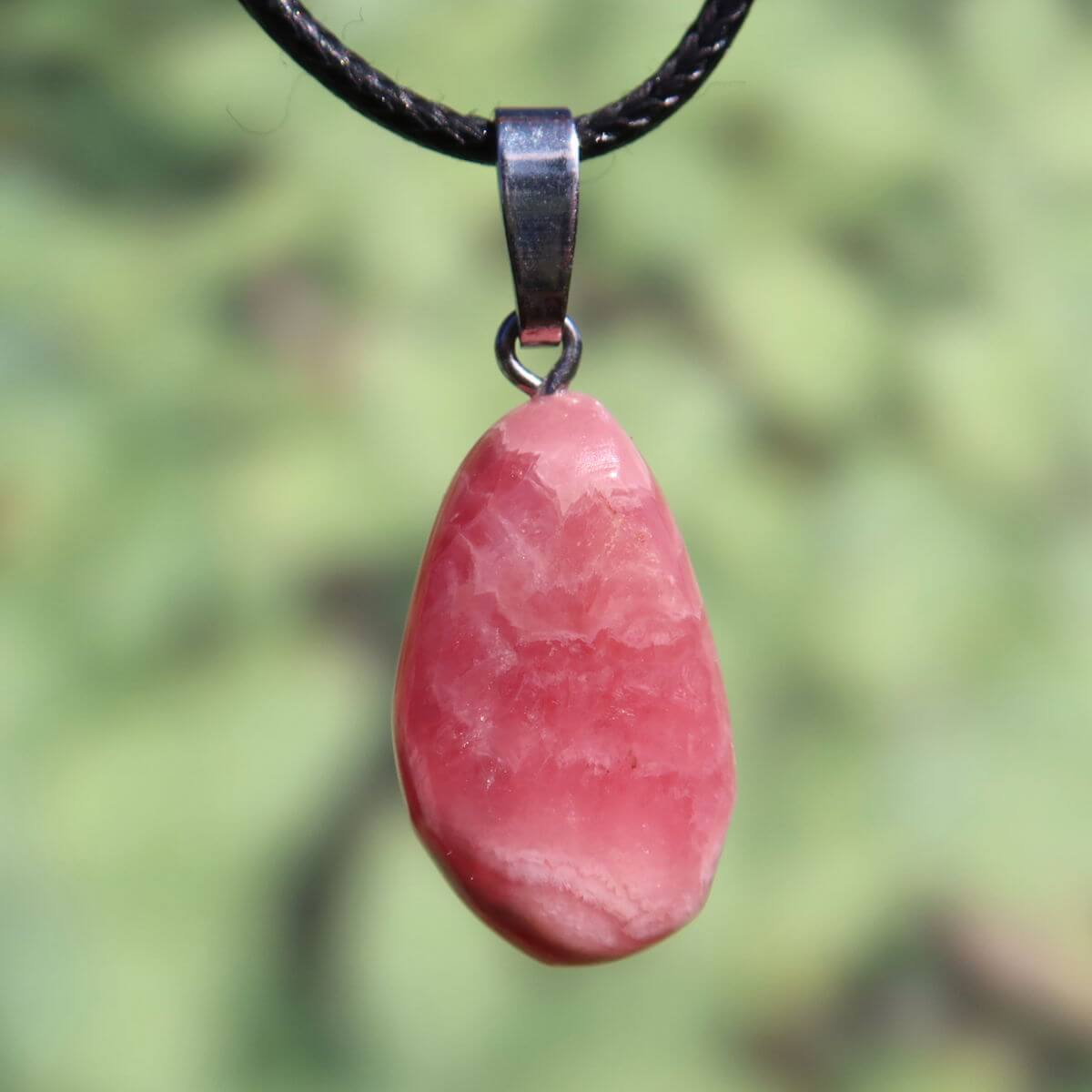 Rhodochrosit Anhänger 1A Qualität mit Silberöse, einzigartiger rosa Edelstein, online kaufen bei Steinwelten in Graz und Wiener Neustadt