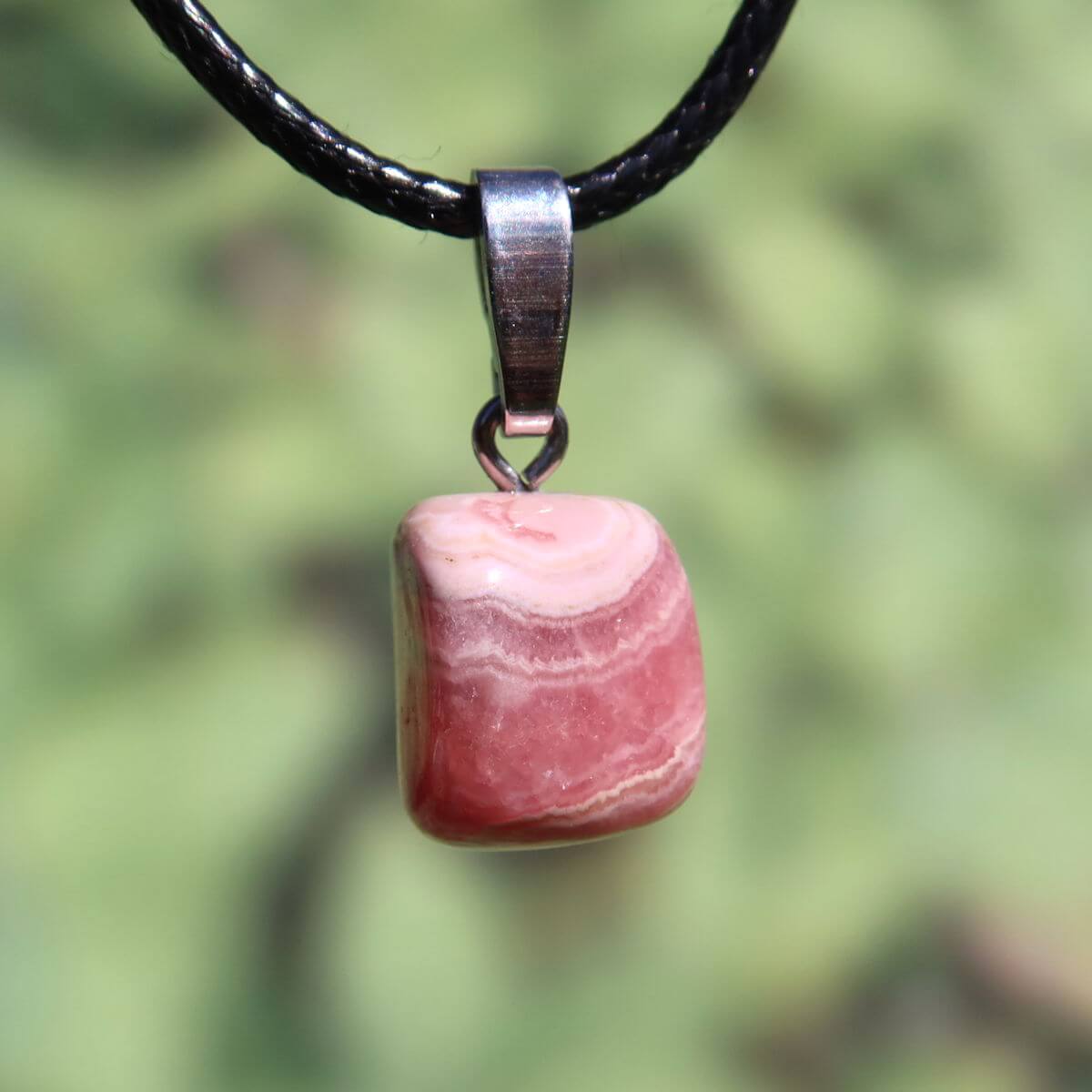 Rhodochrosit Anhänger 1A Qualität Unikat, rosa-rot Maserung, Silberöse, online kaufen bei Steinwelten Graz und Wiener Neustadt