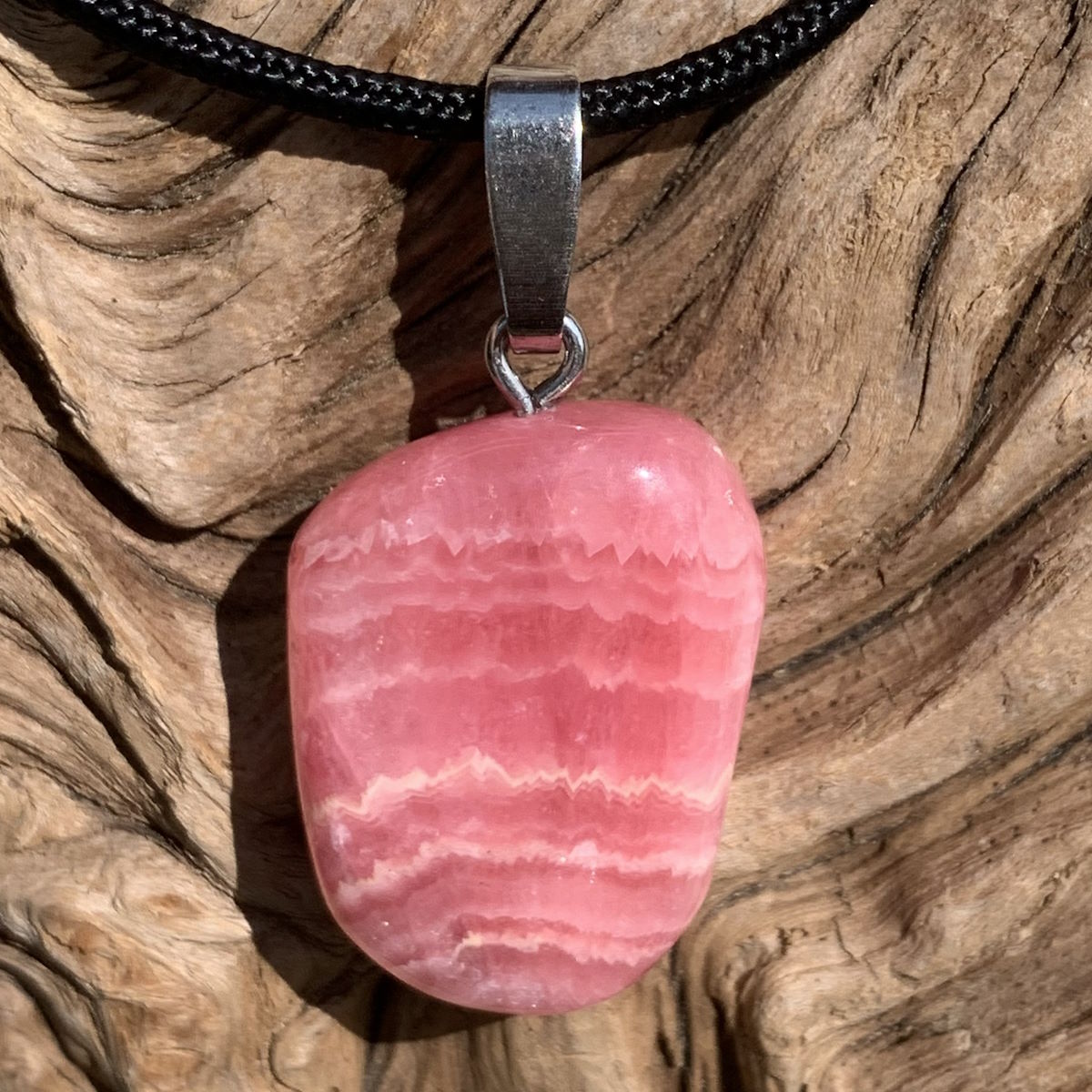 Rhodochrosit als Kettenanhänger 