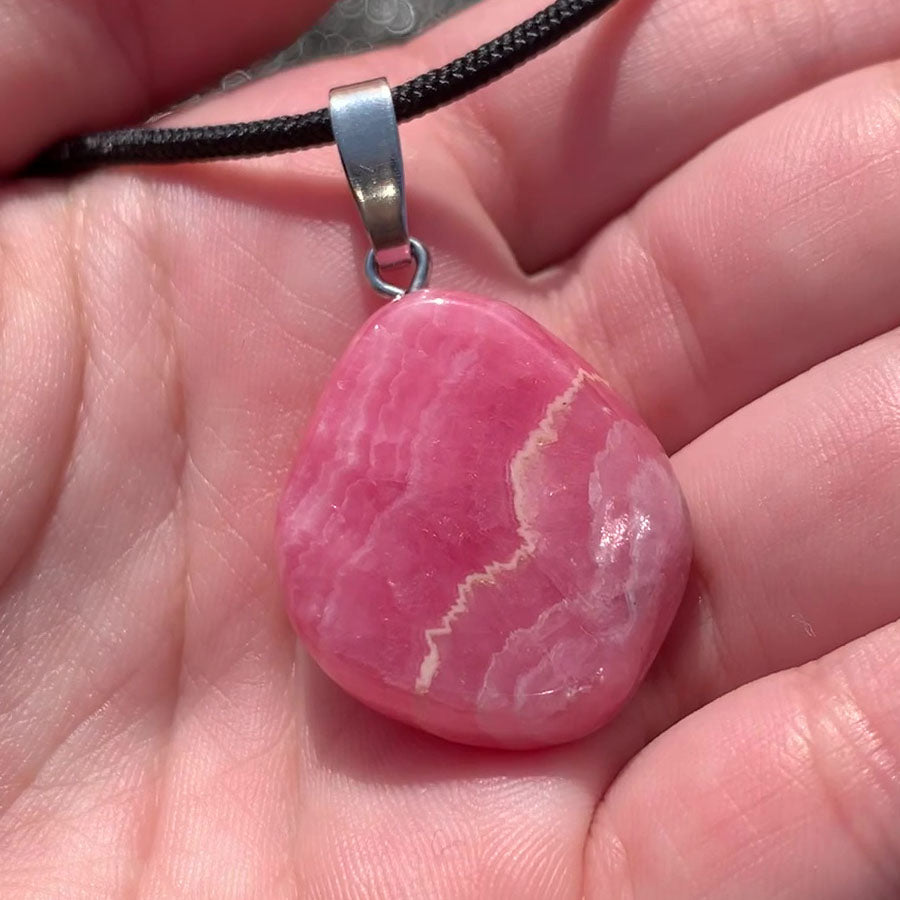 Anhänger aus Rhodochrosit von Steinwelten 
