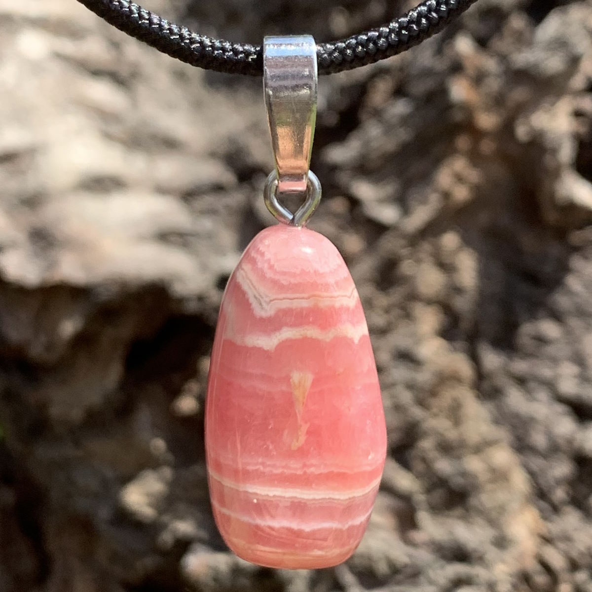 Halskettenanhänger aus Rhodochrosit 