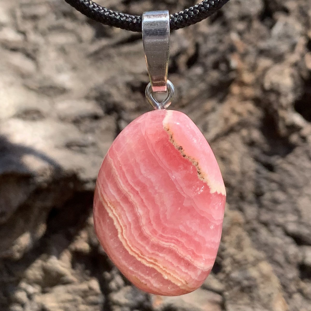 Rhodochrosit mit 925 massiv Silberschlaufe von Steinwelten 