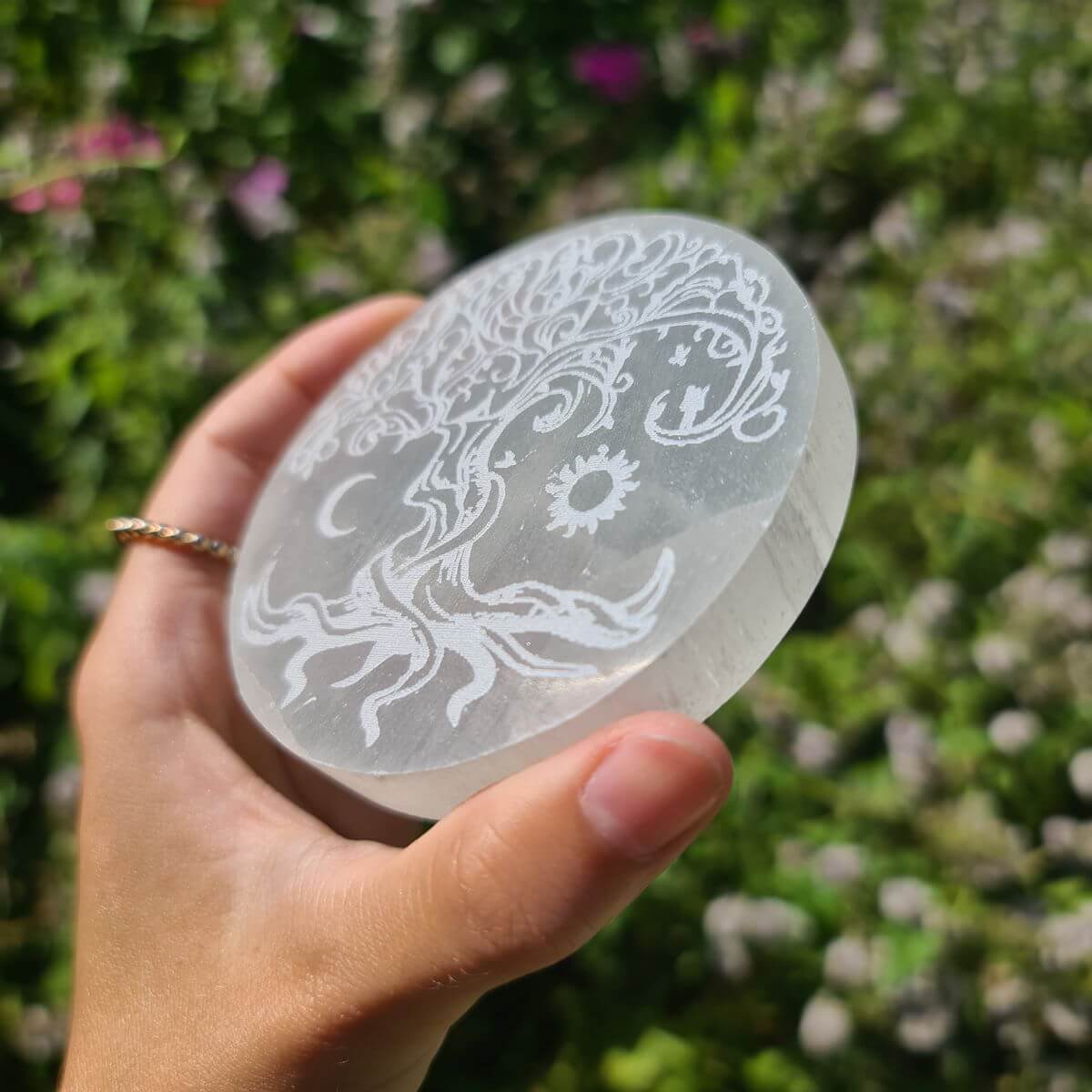 Selenit Platte mit Gravur von Steinwelten 