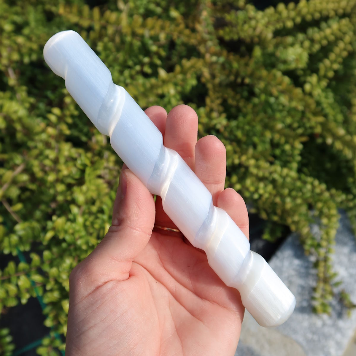 Echter Selenit Massagestab & Zauberstab - Griffel mit Spirale- 15cm zur Reinigung und Stabilität der Aura, Schutzstein