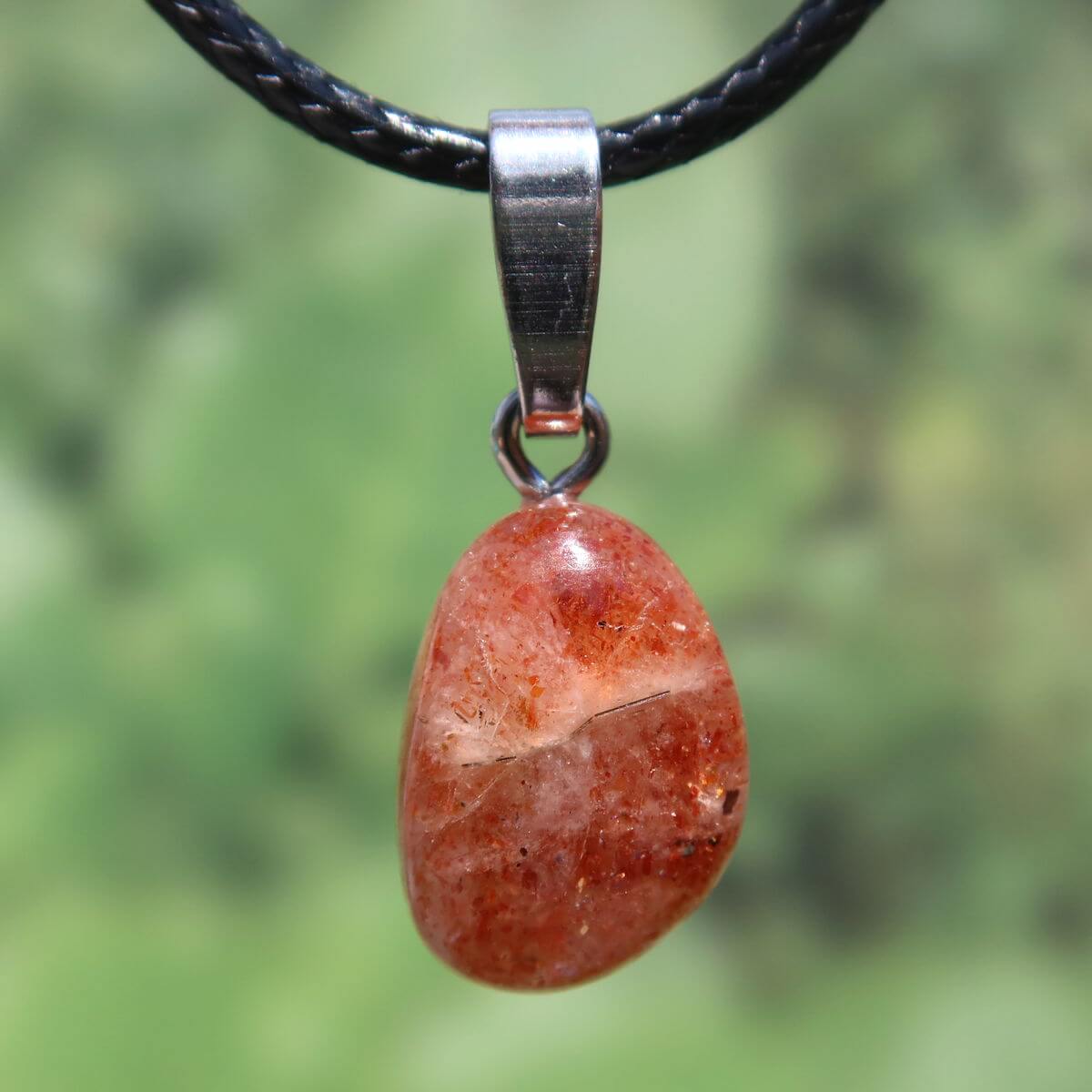 Natürlicher polierter Sonnenstein Anhänger mit Silberschlaufe, 16mm, für Positivität und gegen Ängste, Unikat Nr. 15