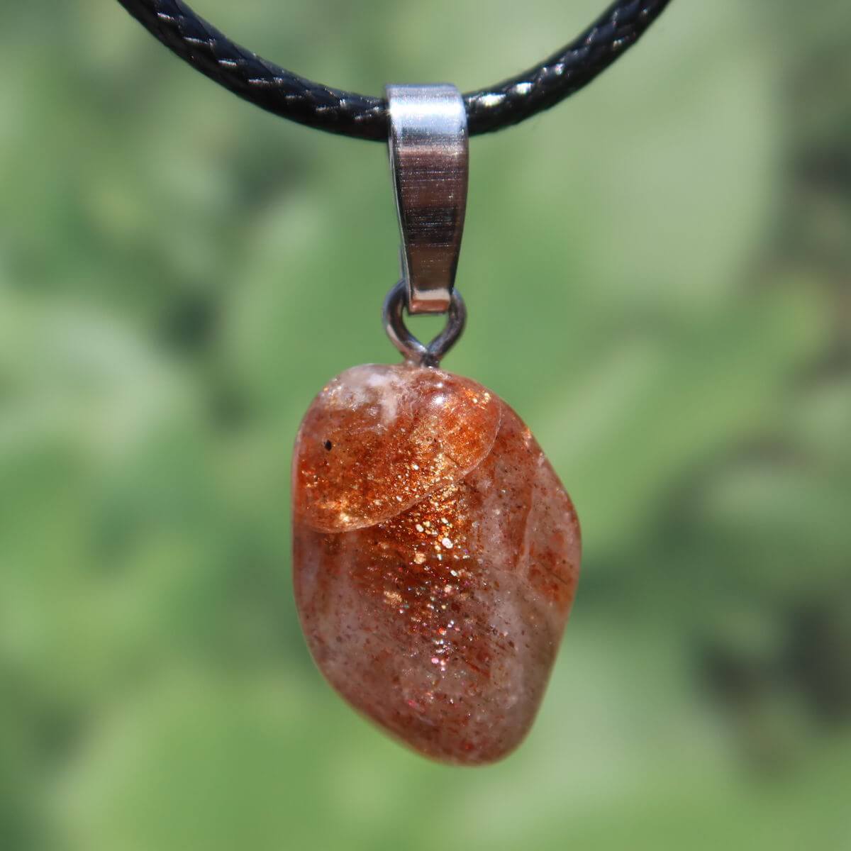 Natürlicher Sonnenstein Anhänger mit Silberschlaufe, 20mm, Unikat Nr. 3, fördert positives Denken, polierter Schmuck gegen Ängste